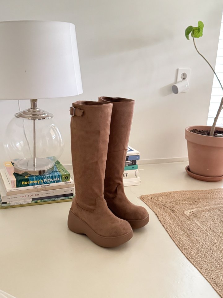 Vade - Korean Women Fashion - #womensfashion - Platform Half Mid Suede Boots