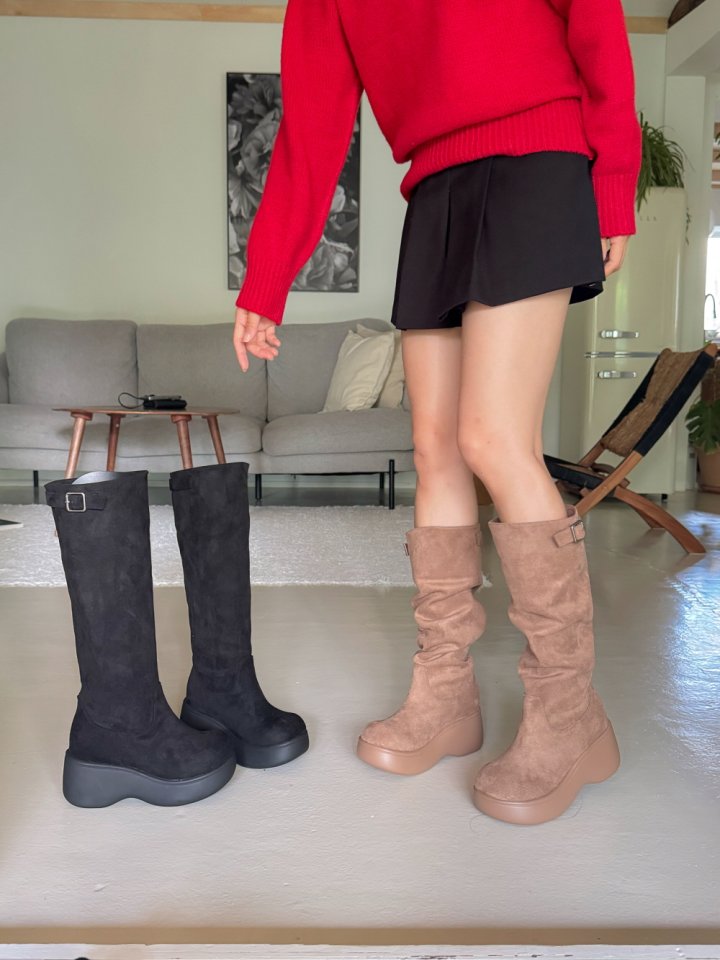 Vade - Korean Women Fashion - #womensfashion - Platform Half Mid Suede Boots - 7