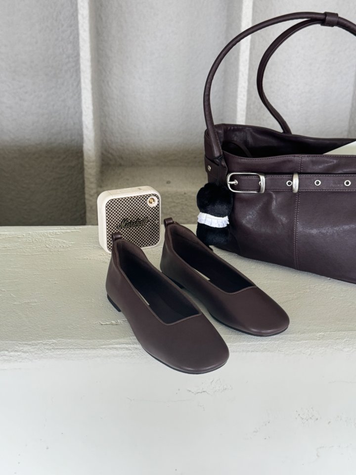 Vade - Korean Women Fashion - #womensfashion - Soft Cushioned Square Basic Flats