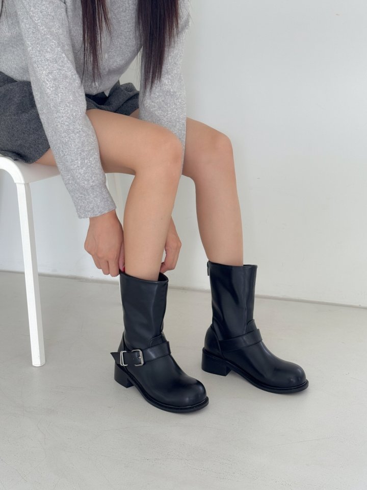 Vade - Korean Women Fashion - #momslook - Buckle Strap Walkers - 4