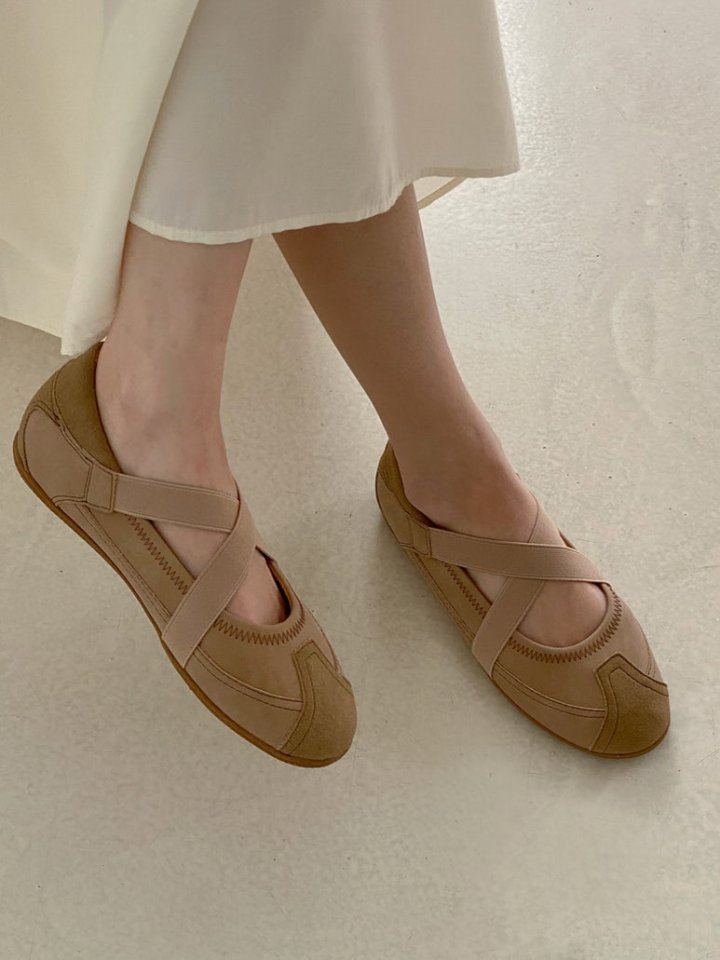 Vade - Korean Women Fashion - #womensfashion - Low Heel Banding Round Flats - 12