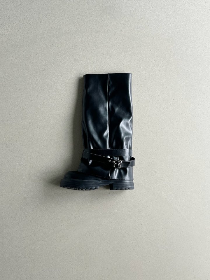 Vade - Korean Women Fashion - #womensfashion - Mountain Buckle Walker Boots - 10