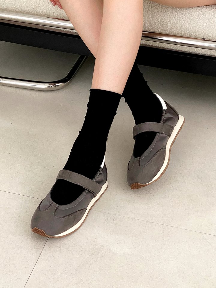 Vade - Korean Women Fashion - #womensfashion - Mary Jane Flat Sneakers