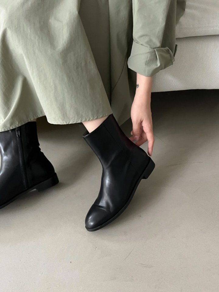 Vade - Korean Women Fashion - #womensfashion - Low Heel Basic Ankle Boots - 10