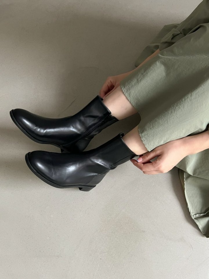 Vade - Korean Women Fashion - #womensfashion - Low Heel Basic Ankle Boots - 6