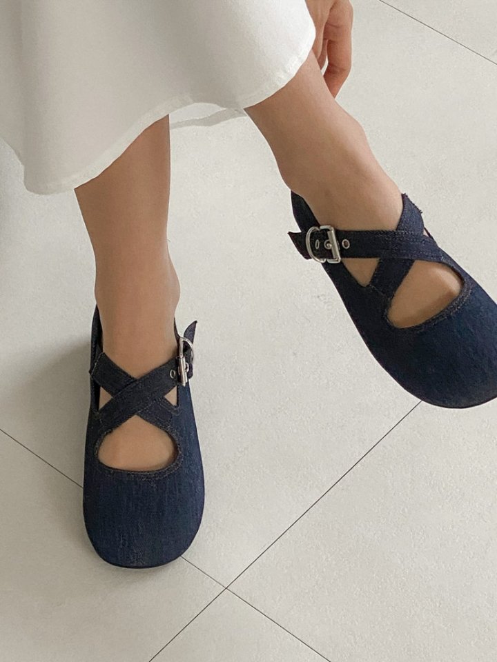 Vade - Korean Women Fashion - #womensfashion - Cross Strap Square Mary Jane Flats - 10