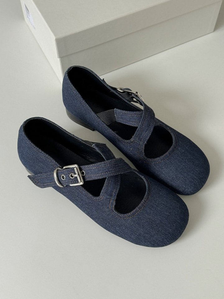 Vade - Korean Women Fashion - #womensfashion - Cross Strap Square Mary Jane Flats - 2