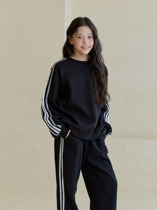 Lace Line Sweatshirt Lace Line Sweatshirt