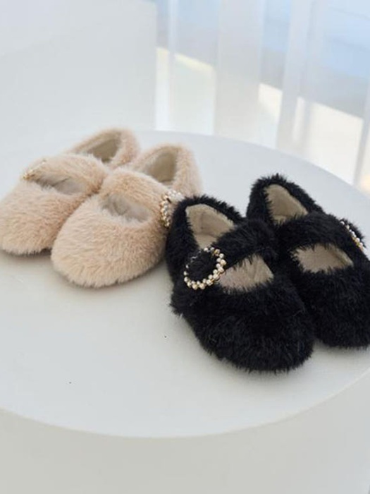 Y929 Soft Pearl Flats