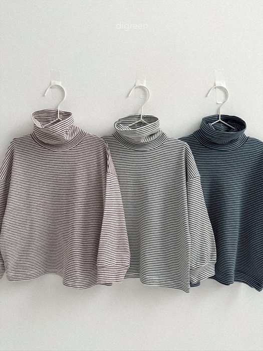 Loose Fit Stripe Turtleneck Tee