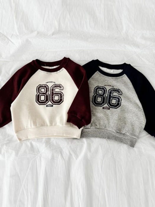 86 Raglan Fleece Sweatshirt