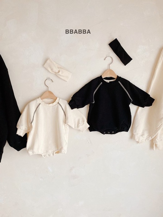 Fleece Black Cream Suit (with Twisted Hairband) Fleece Black Cream Suit (with Twisted Hairband)