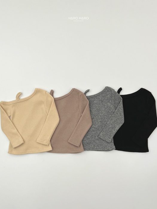 Mihou Fleece Off Shoulder Tee