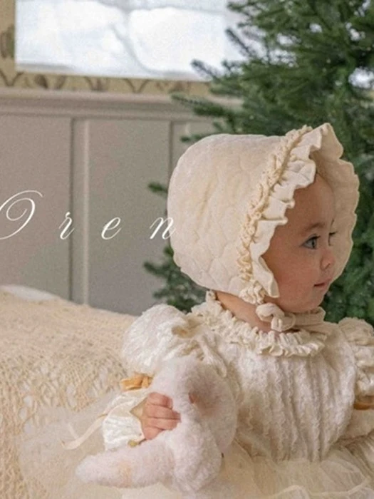Vellrose Quilted Lace Bonnet