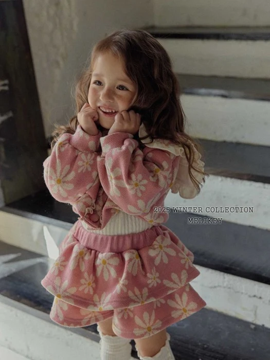 Knit Flower Frill Shorts