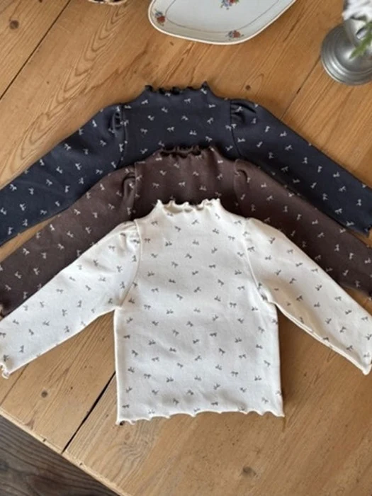 Ribbon Turtleneck Tee