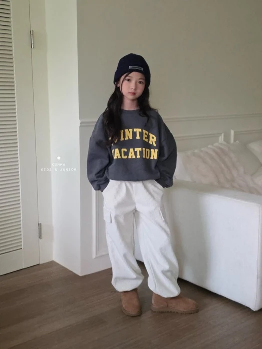 Winter Sweatshirt (Junior) Winter Sweatshirt (Junior)