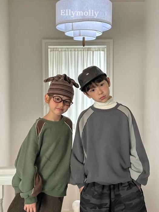 Triple Line Sweatshirt