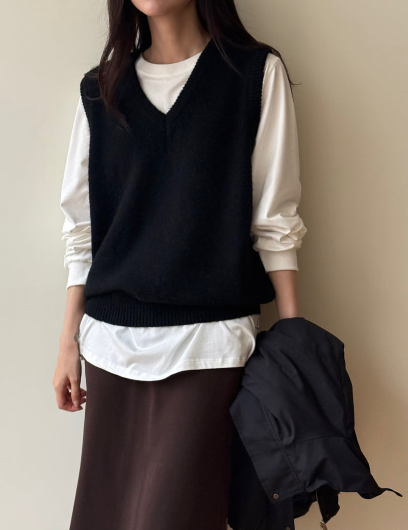 Amygrace - Korean Women Fashion - #vintageinspired - Tambourine Alpaca Knit Vest - 11