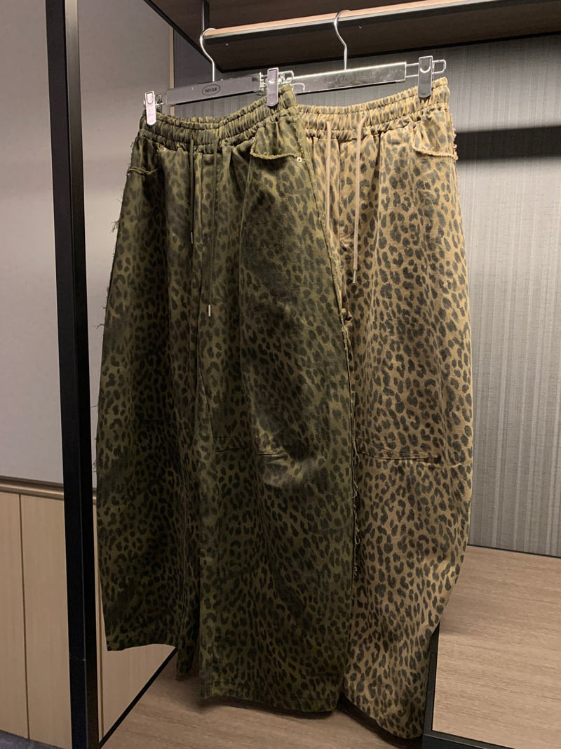 Badcalm - Korean Women Fashion - #pursuepretty - Leopard Raw-Edge Wide Pants - 11