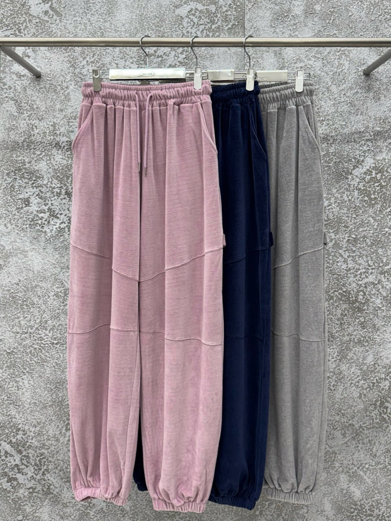 Badcalm - Korean Women Fashion - #thelittlethings - Velour Jogger Pants - 11