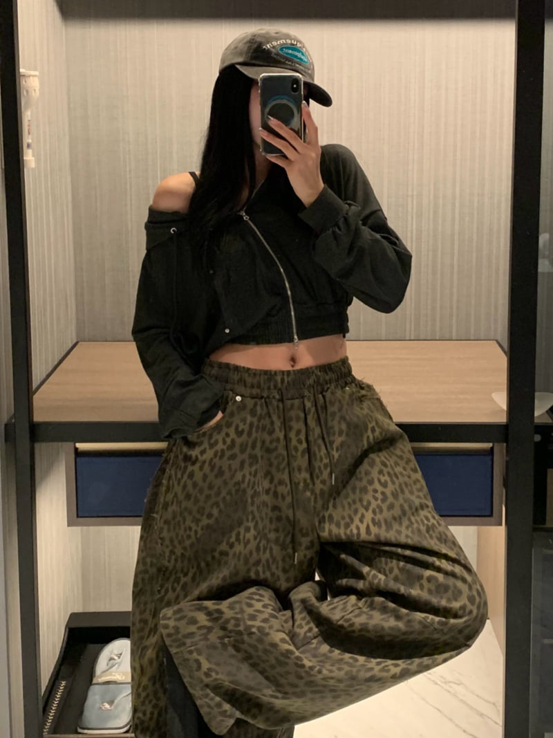 Badcalm - Korean Women Fashion - #vintageinspired - Leopard Raw-Edge Wide Pants - 9
