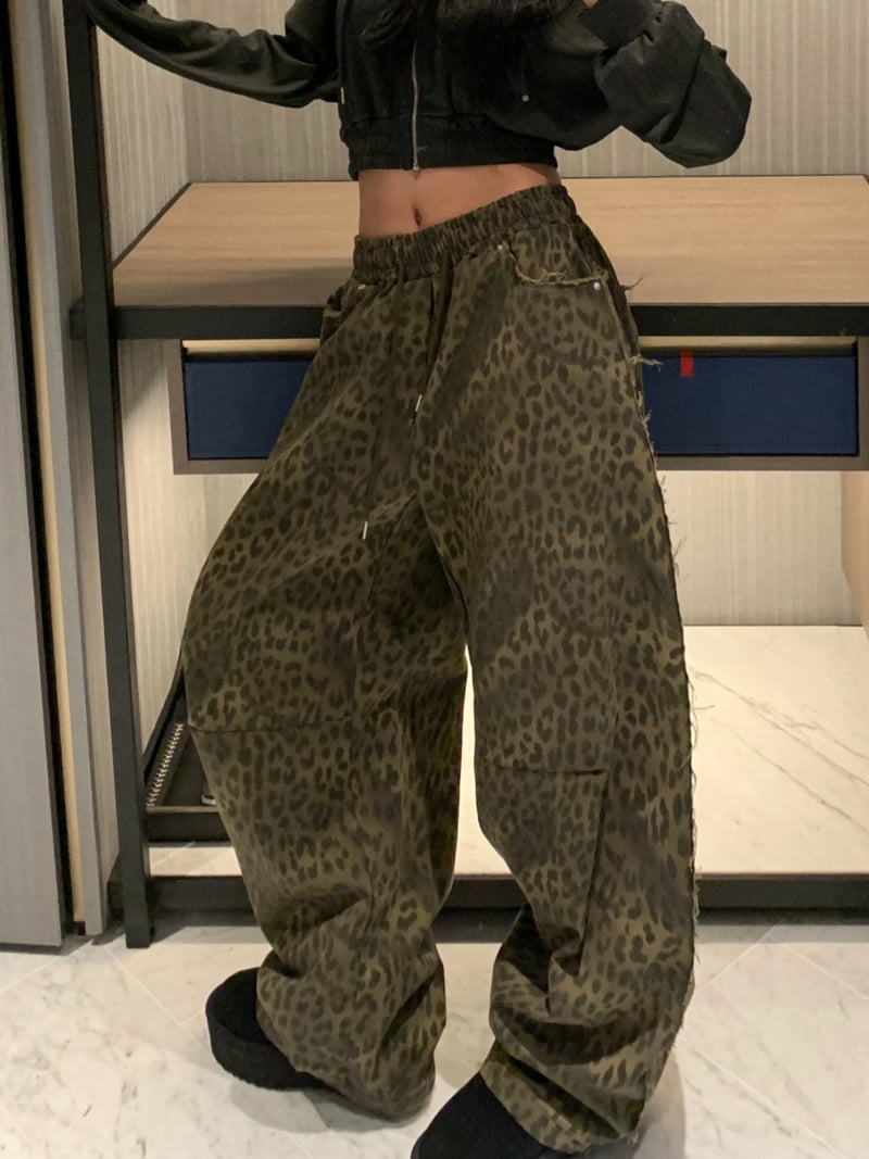 Badcalm - Korean Women Fashion - #womensfashion - Leopard Raw-Edge Wide Pants - 8