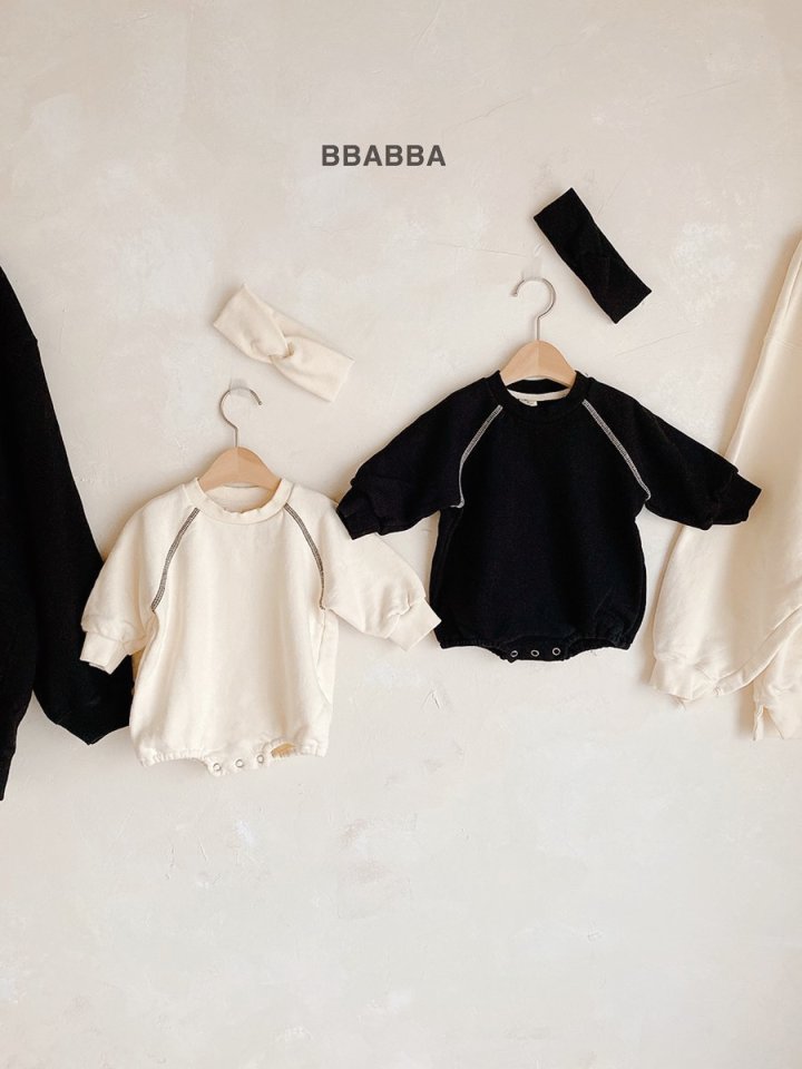 Bbabba - Korean Women Fashion - #romanticstyle - Fleece Black Cream Sweatshirt (Mom) - 2