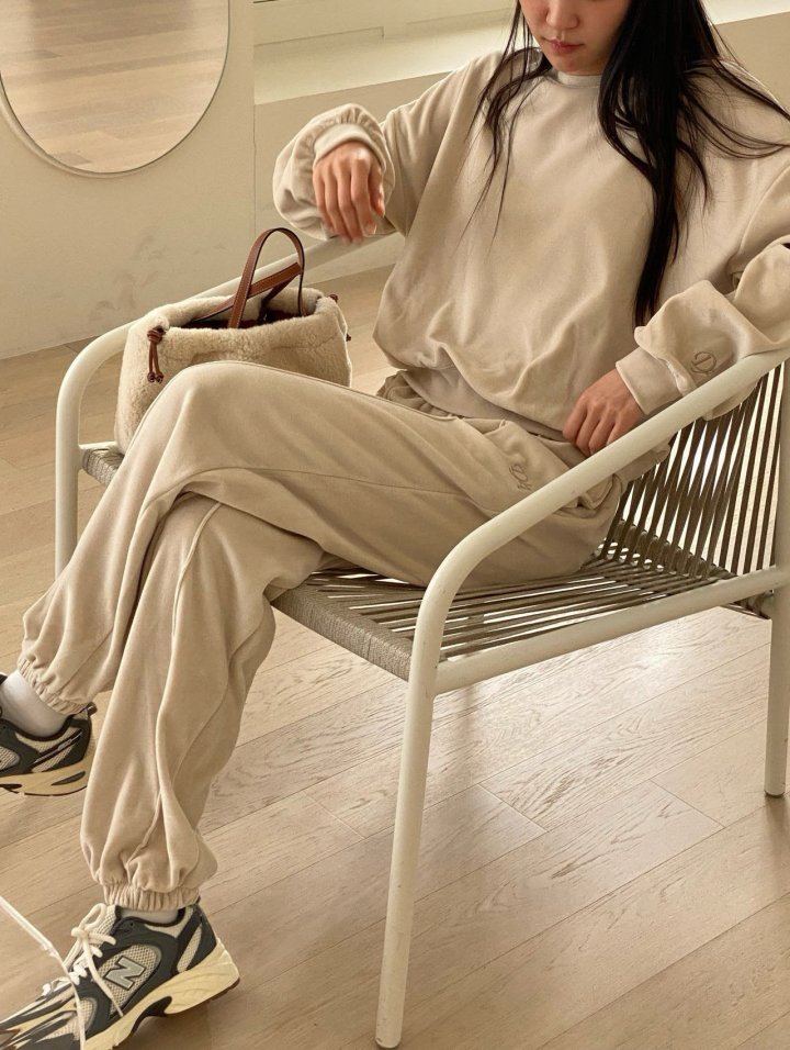 Diana - Korean Women Fashion - #momslook - Pin-tuck Velour Pants - 6