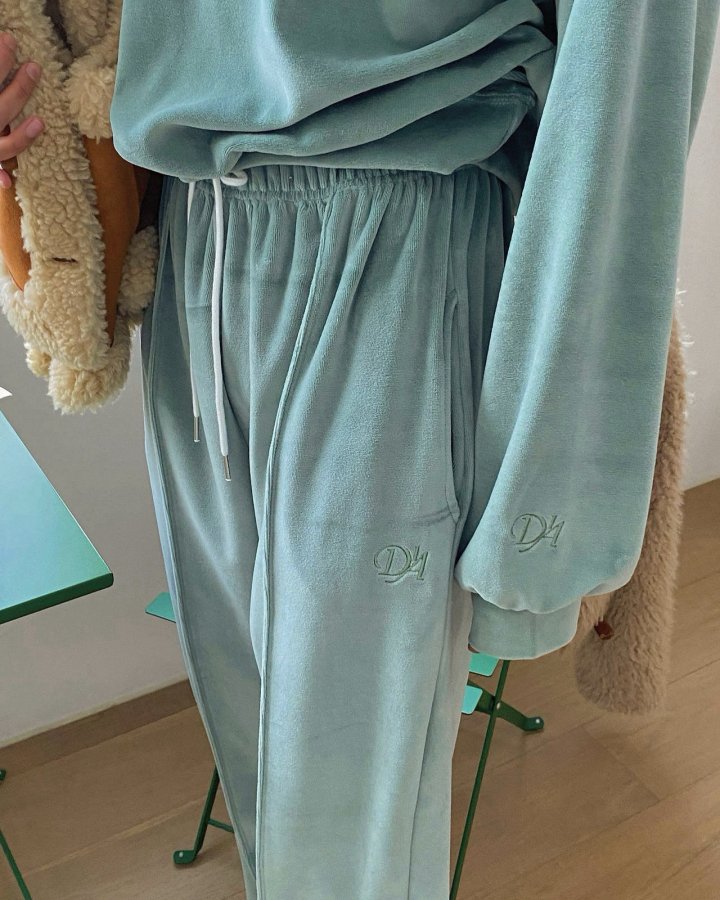 Diana - Korean Women Fashion - #momslook - Pin-tuck Velour Pants - 8