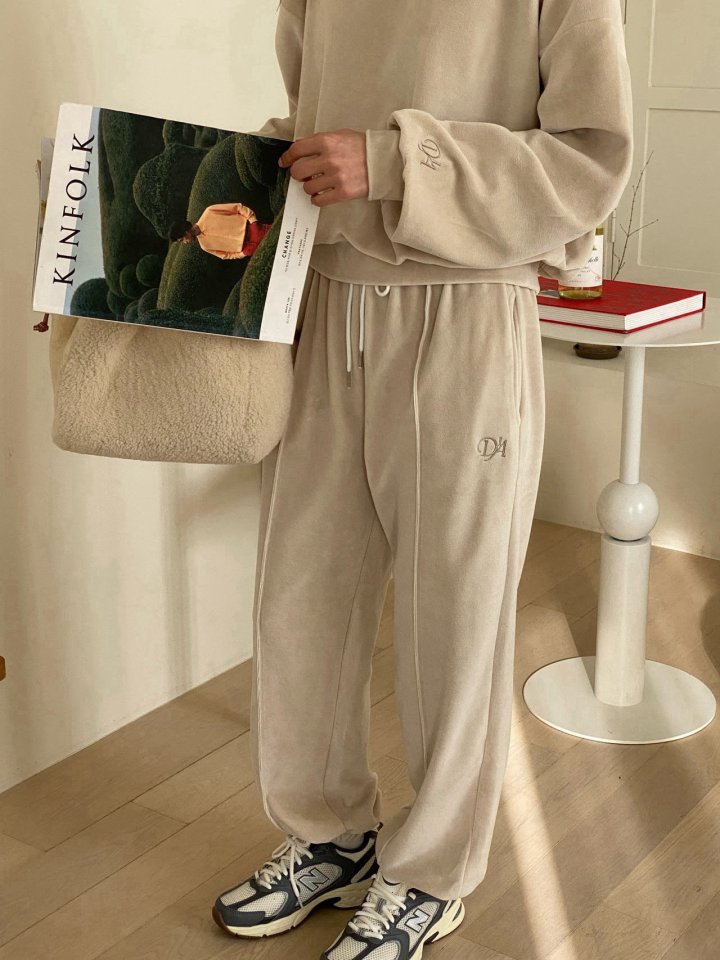 Diana - Korean Women Fashion - #thelittlethings - Pin-tuck Velour Pants - 3