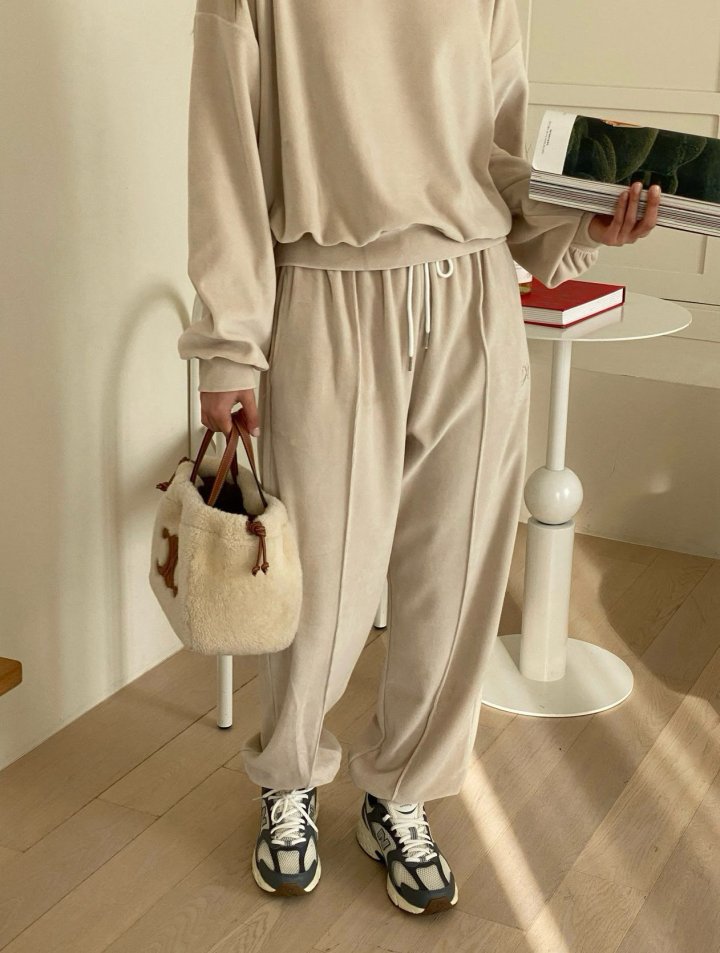 Diana - Korean Women Fashion - #womensfashion - Pin-tuck Velour Pants - 5