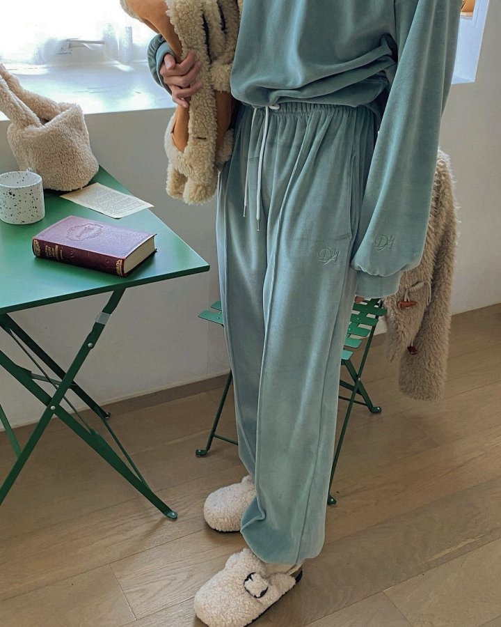 Diana - Korean Women Fashion - #womensfashion - Pin-tuck Velour Pants - 7