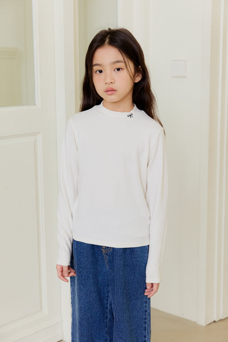 Dore Dore - Korean Children Fashion - #childofig - Slim Embroidery Turtleneck Tee - 7