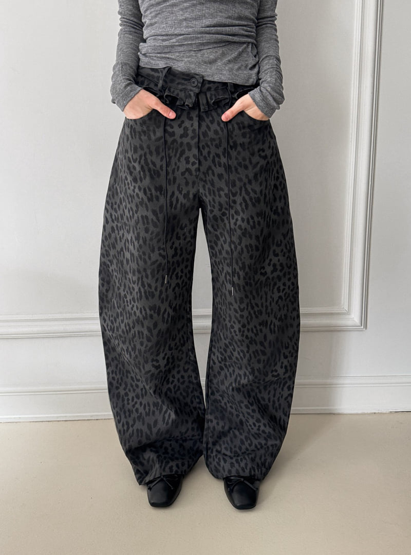 Foundation - Korean Women Fashion - #pursuepretty - Leo Frill Pants - 10