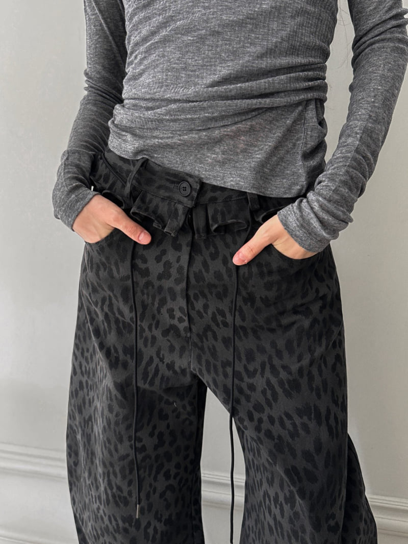 Foundation - Korean Women Fashion - #romanticstyle - Leo Frill Pants - 12