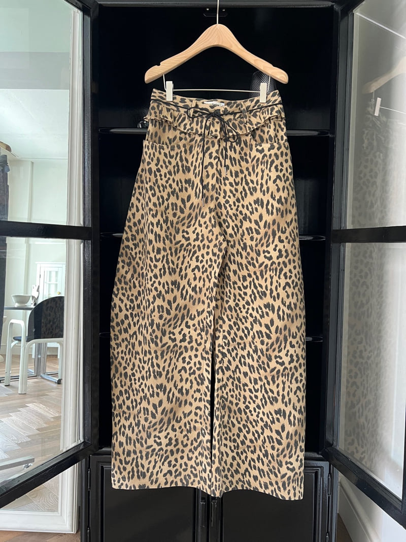 Foundation - Korean Women Fashion - #womensfashion - Leo Frill Pants - 3