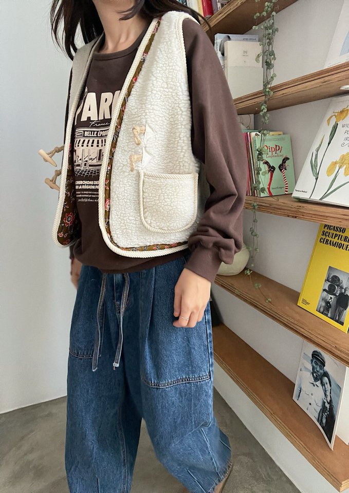 Lagrass - Korean Women Fashion - #womensfashion - A Fleece Vest - 6