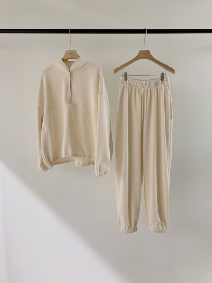 Logarden - Korean Women Fashion - #momslook - River Half Zip-up Pullover - 2
