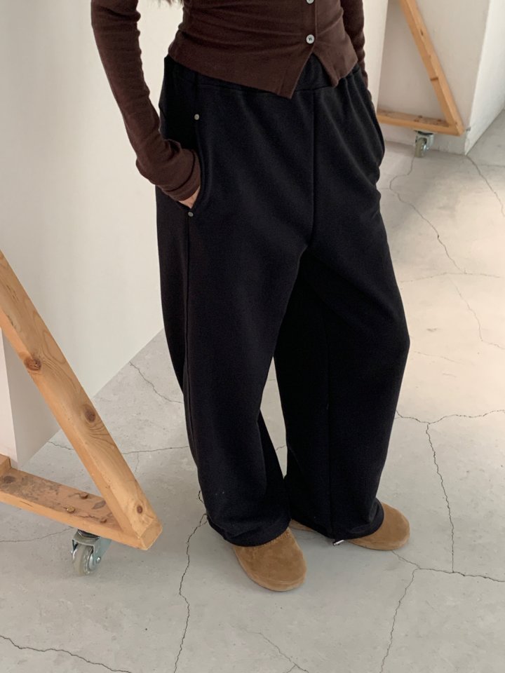 Logarden - Korean Women Fashion - #womensfashion - Rivet Sweatpants - 10
