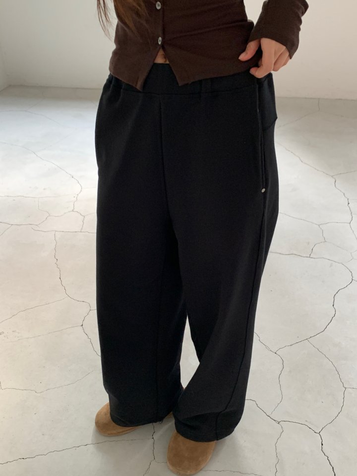 Logarden - Korean Women Fashion - #womensfashion - Rivet Sweatpants - 12