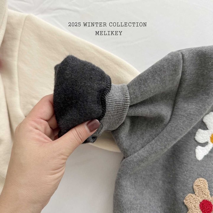 Melikey - Korean Children Fashion - #stylishchildhood - Boucle Flower Sweatshirt - 12