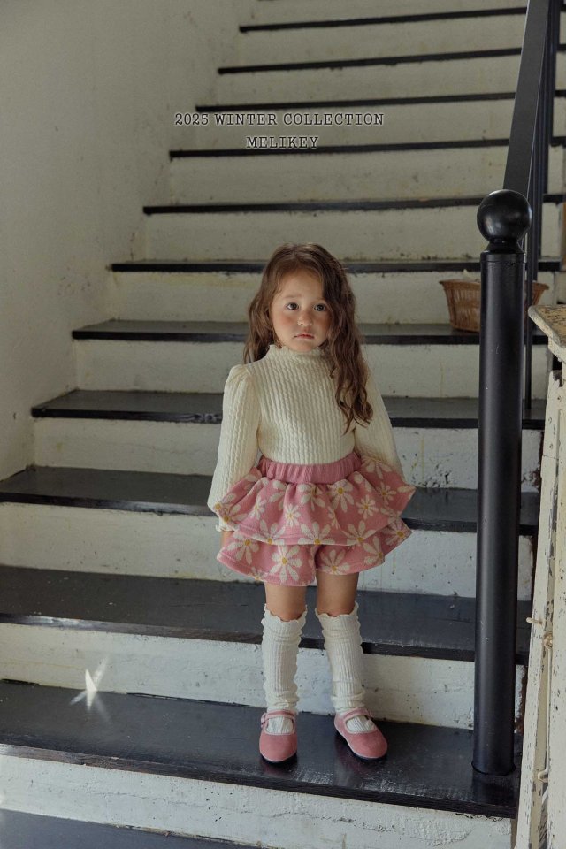 Melikey - Korean Children Fashion - #toddlerclothing - Knit Flower Frill Shorts - 5