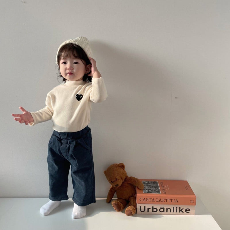 Moran - Korean Children Fashion - #designkidswear - Heart Turtleneck Tee