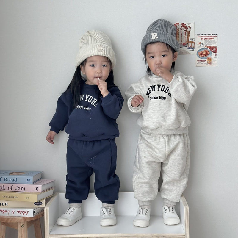 Moran - Korean Children Fashion - #designkidswear - Fleece New York Embroidery Top Bottom Set