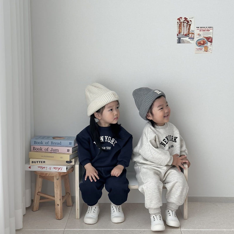 Moran - Korean Children Fashion - #fashionkids - Fleece New York Embroidery Top Bottom Set - 3