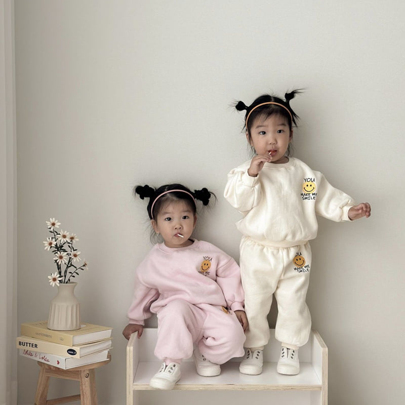 Moran - Korean Children Fashion - #kidsshorts - You Smile Fleece Top Bottom Set - 9