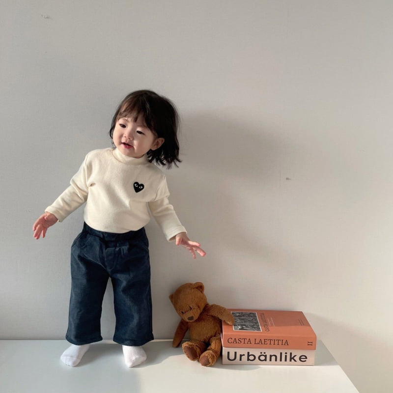 Moran - Korean Children Fashion - #kidsstore - Heart Turtleneck Tee - 5