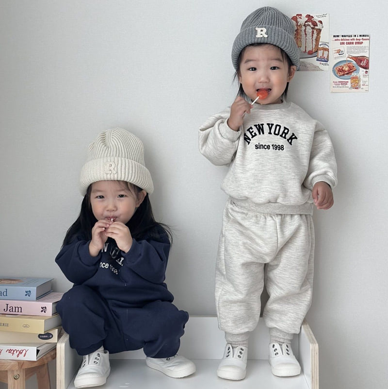Moran - Korean Children Fashion - #kidsstore - Fleece New York Embroidery Top Bottom Set - 5