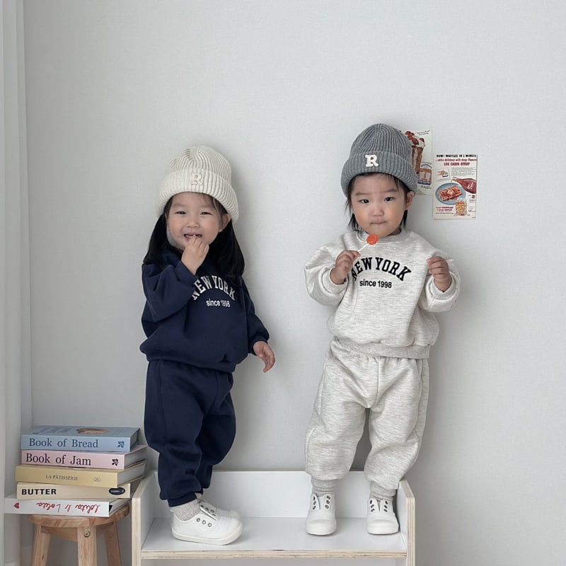 Moran - Korean Children Fashion - #kidzfashiontrend - Fleece New York Embroidery Top Bottom Set - 6